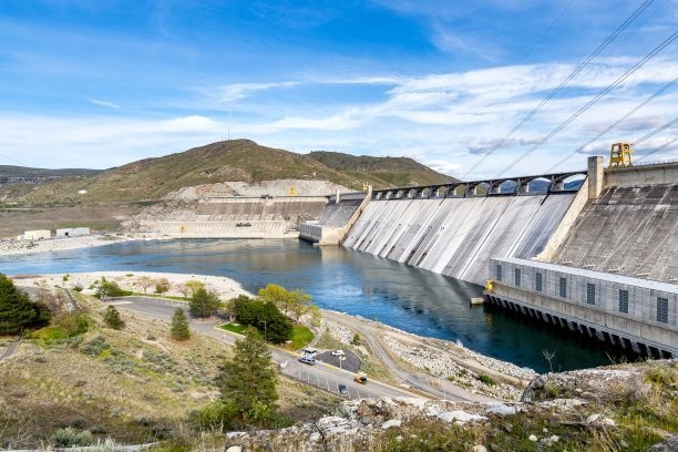 拟发股购买建工集团100%股份，粤水电复牌后开盘涨停