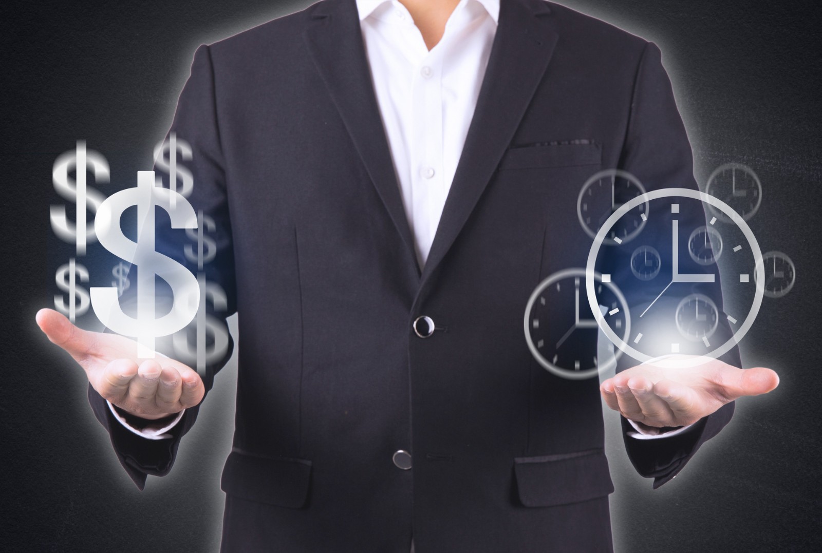 比亚迪2023年净利润最高310亿，业绩不及预期股价跌超4%？